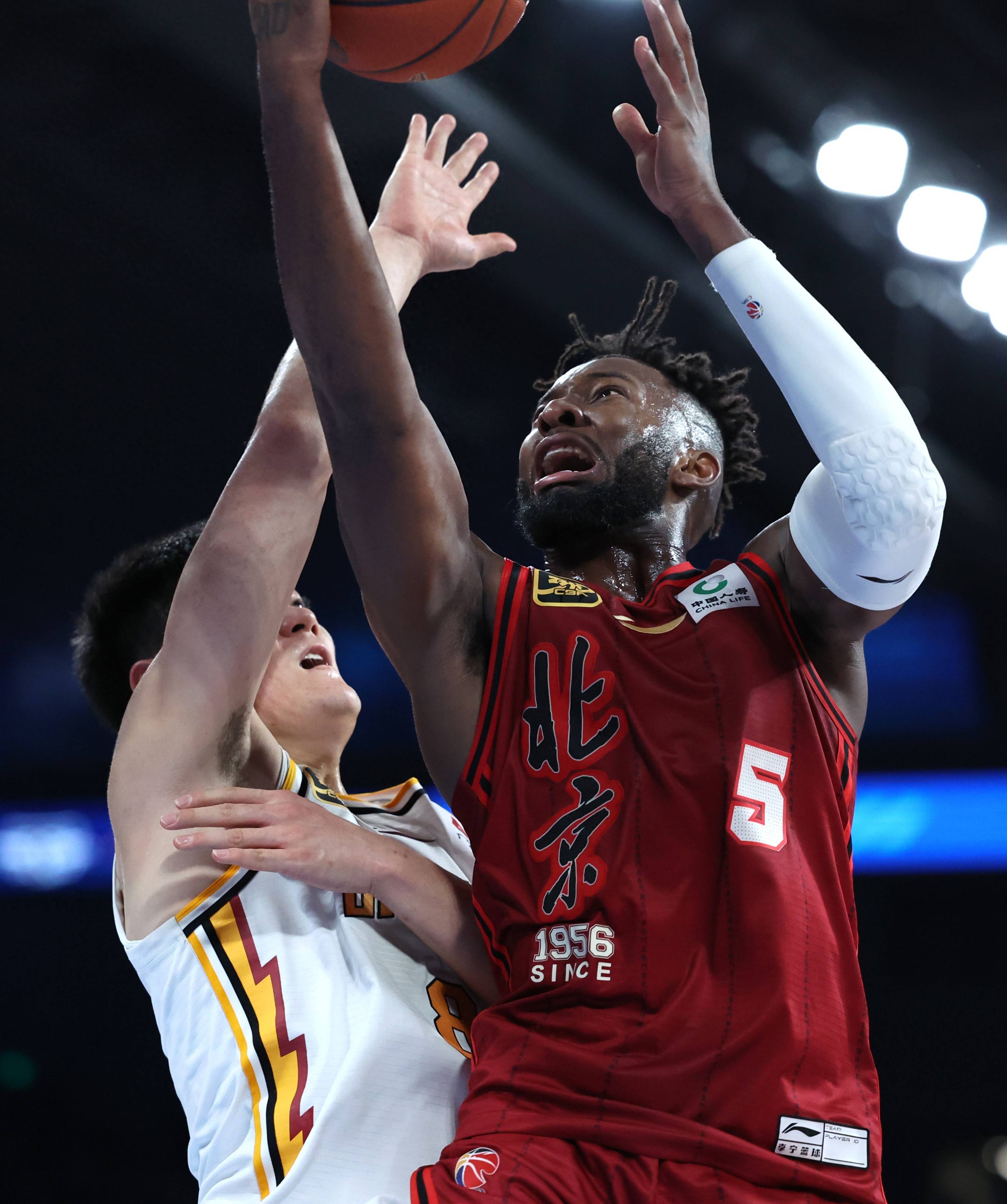 LoL-包含今晨克里夫兰骑士手感冰凉——CBA季后赛节点到来，态度坚定，年轻球员得到机会的词条